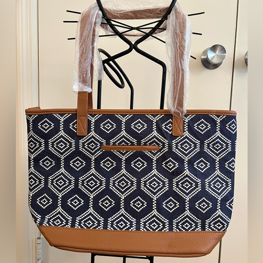 NWOT Thirtyone Blue & White Tote